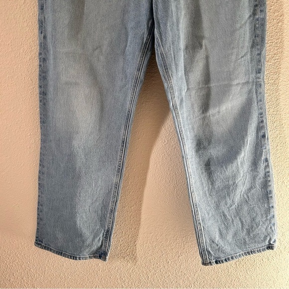 LOFT The Straight Jeans High Rise Light Wash Jeans Women Measures Size 32 - Picture 2 of 8
